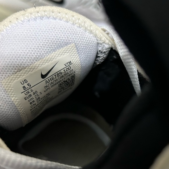 Nike Air Max 270 🤍 {SOLD} - Picture 8 of 10